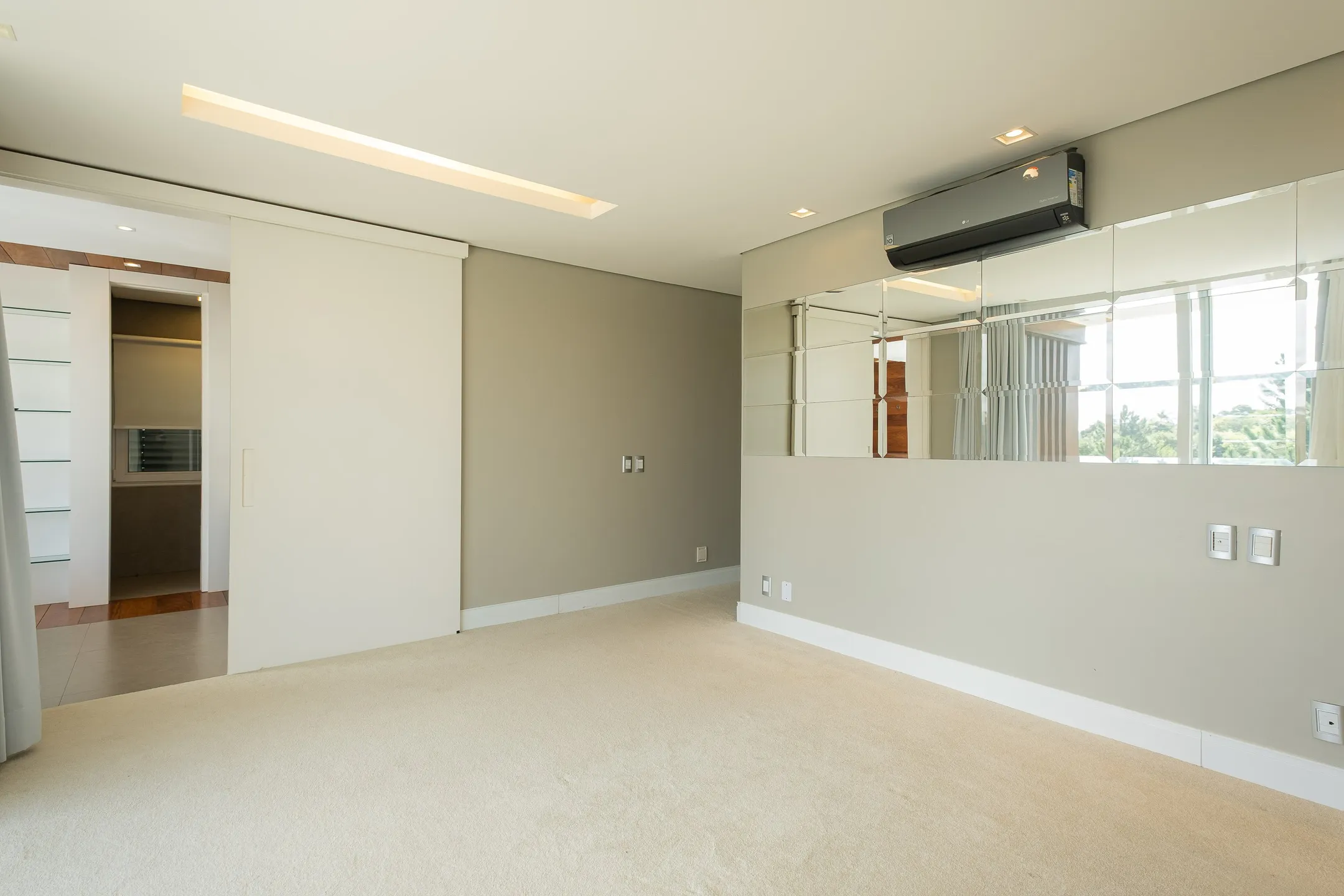 Casa de alto padrão à venda no Veredas, Laranjal - 348 m², 4 suítes, móveis sob medida e espaço gourmet com piscina. - 10