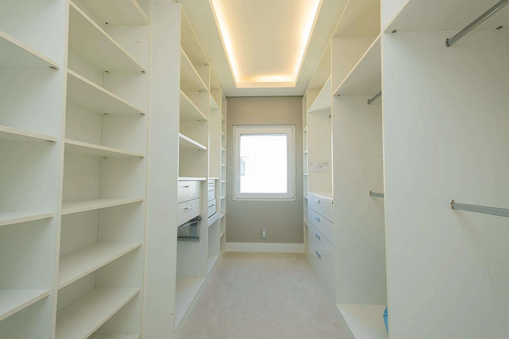 Casa de alto padrão à venda no Veredas, Laranjal - 348 m², 4 suítes, móveis sob medida e espaço gourmet com piscina. - 15