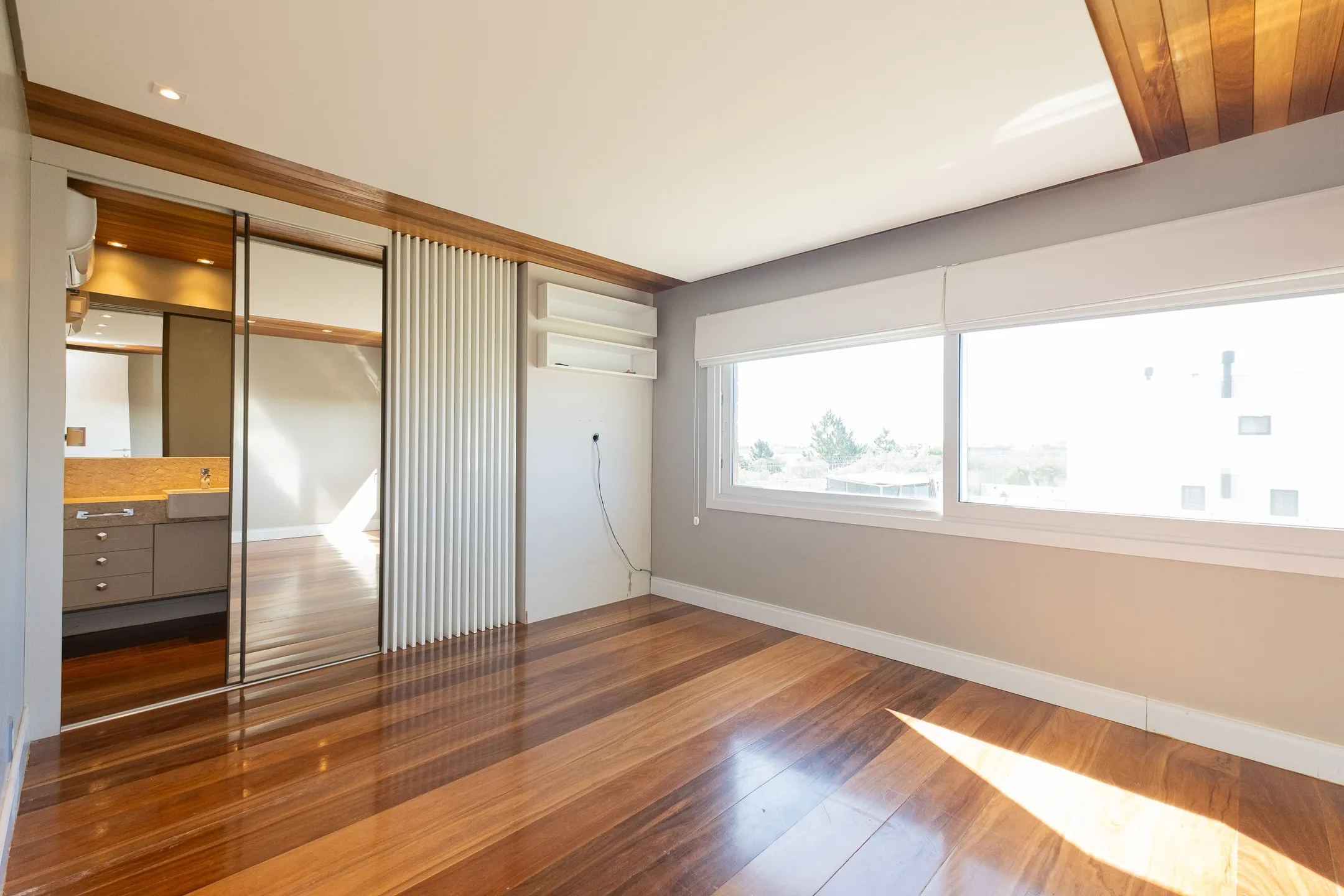 Casa de alto padrão à venda no Veredas, Laranjal - 348 m², 4 suítes, móveis sob medida e espaço gourmet com piscina. - 16
