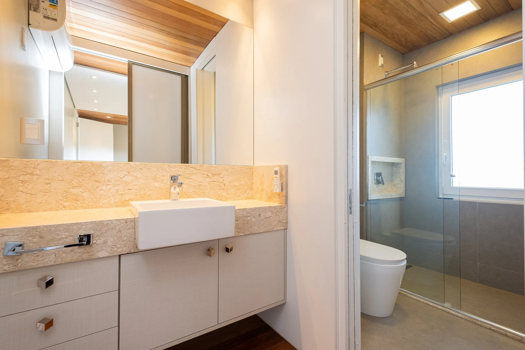 Casa de alto padrão à venda no Veredas, Laranjal - 348 m², 4 suítes, móveis sob medida e espaço gourmet com piscina. - 18