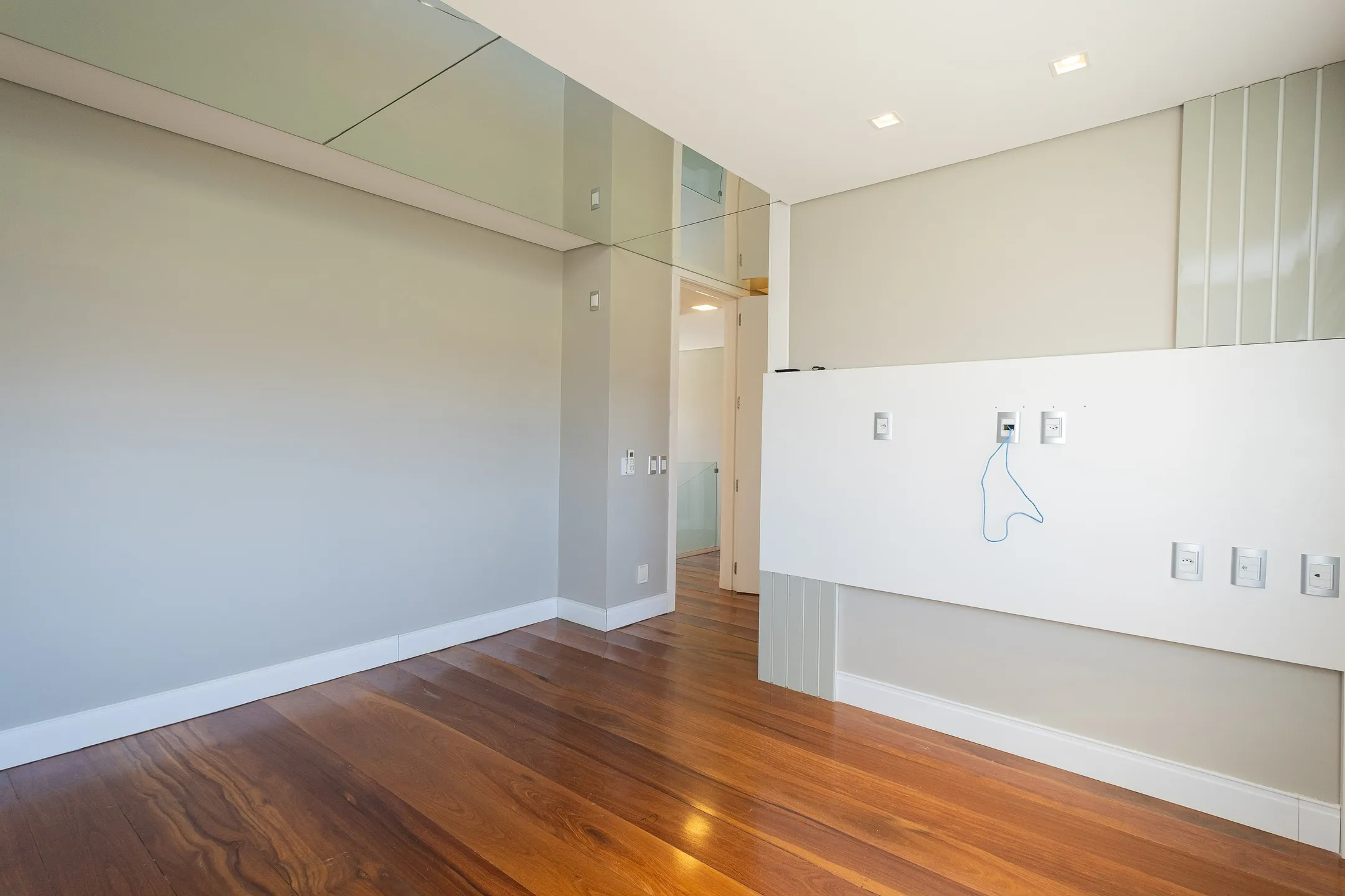 Casa de alto padrão à venda no Veredas, Laranjal - 348 m², 4 suítes, móveis sob medida e espaço gourmet com piscina. - 21