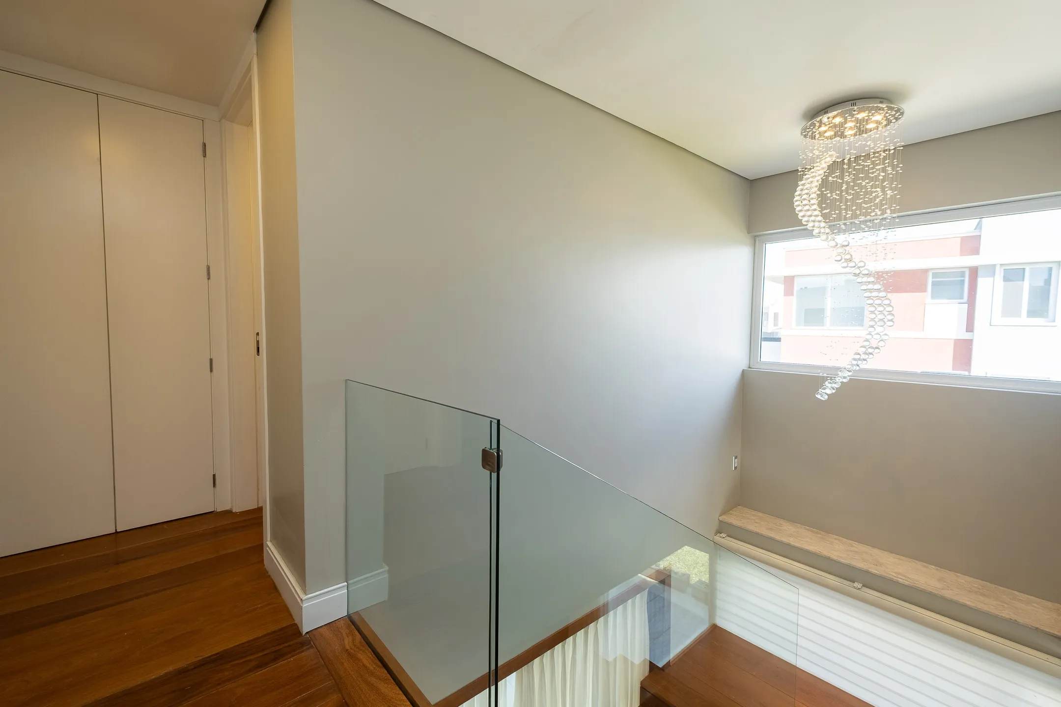 Casa de alto padrão à venda no Veredas, Laranjal - 348 m², 4 suítes, móveis sob medida e espaço gourmet com piscina. - 26