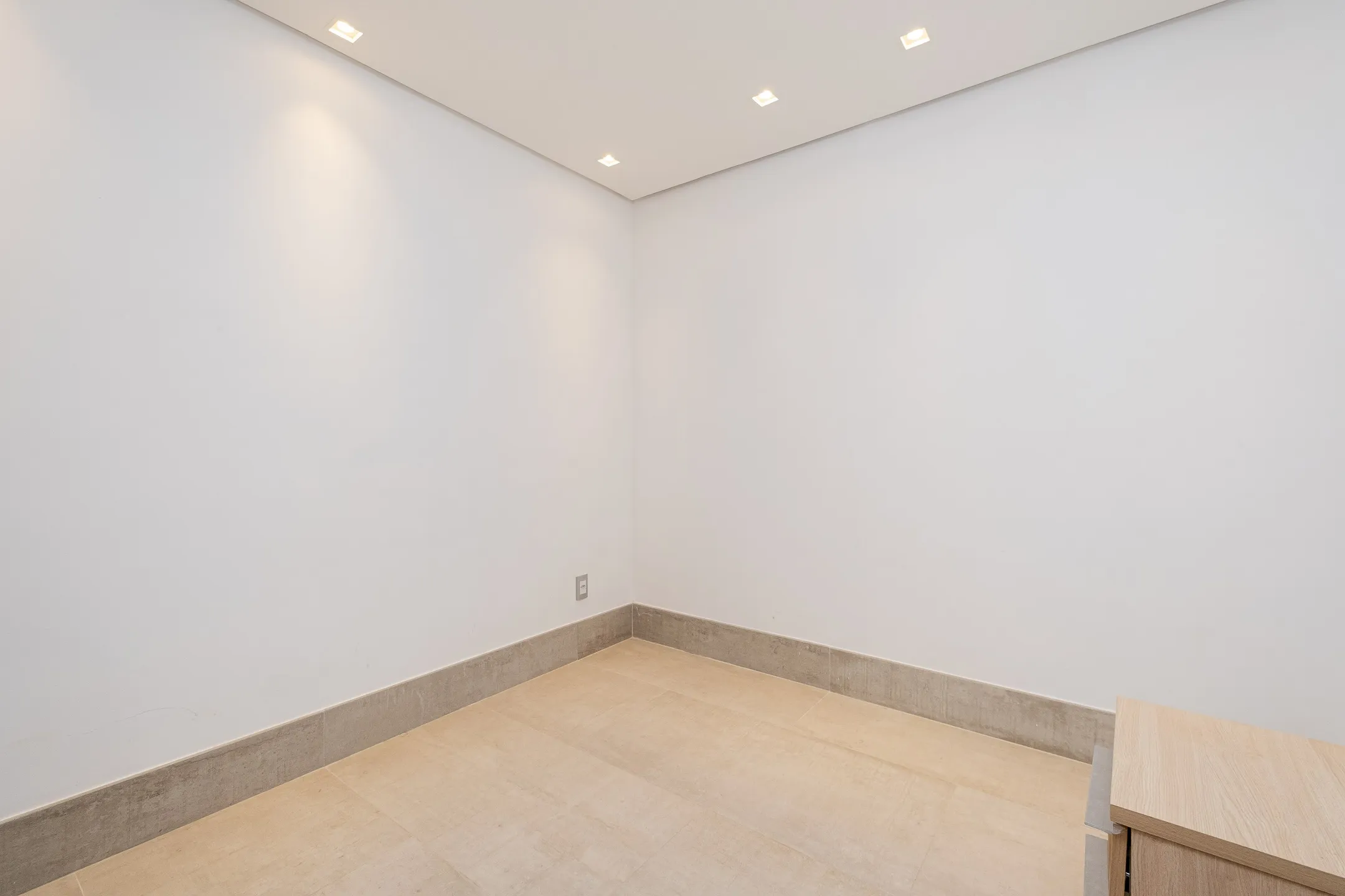 Casa de alto padrão à venda no Veredas, Laranjal - 348 m², 4 suítes, móveis sob medida e espaço gourmet com piscina. - 29