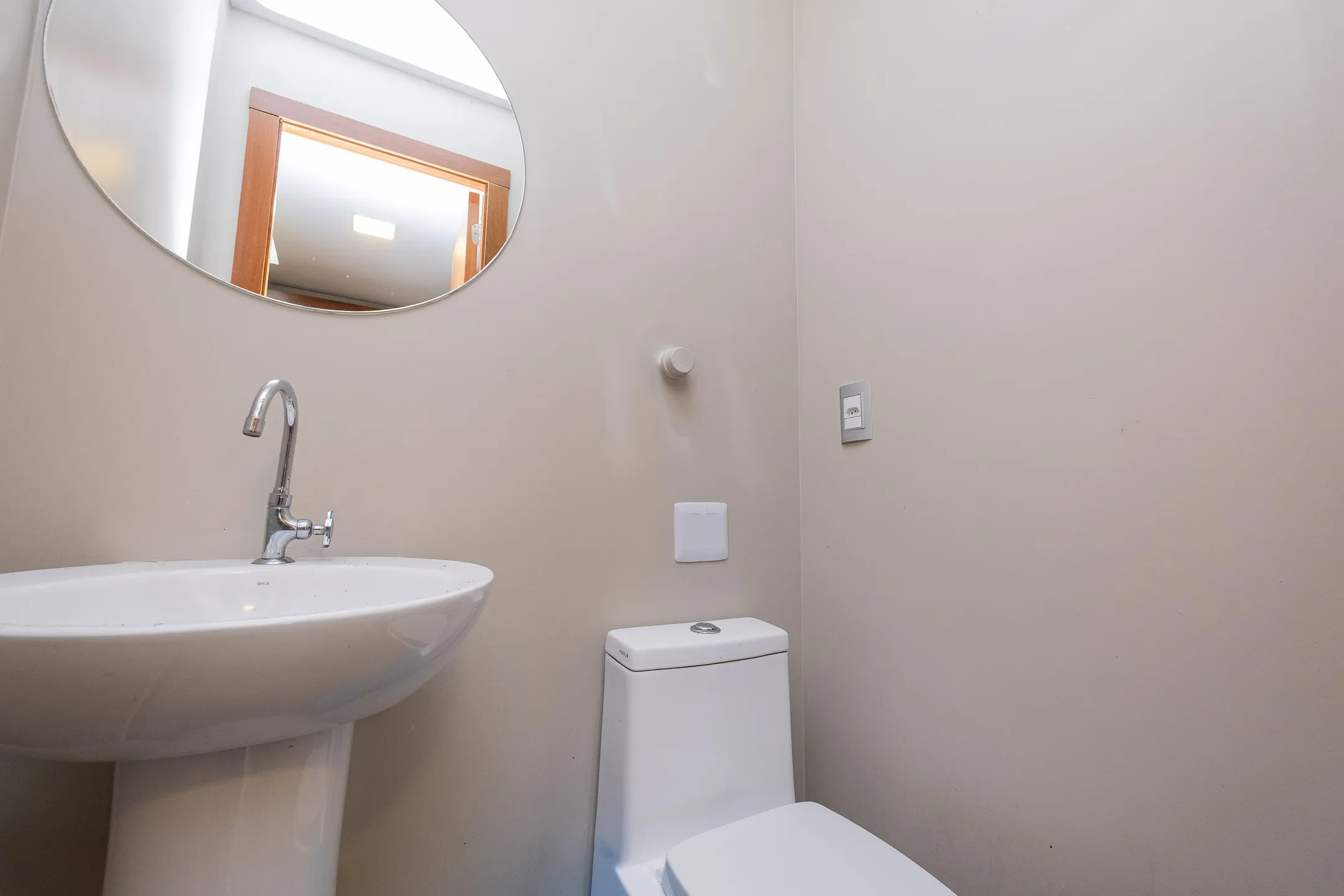 Casa de alto padrão à venda no Veredas, Laranjal - 348 m², 4 suítes, móveis sob medida e espaço gourmet com piscina. - 34