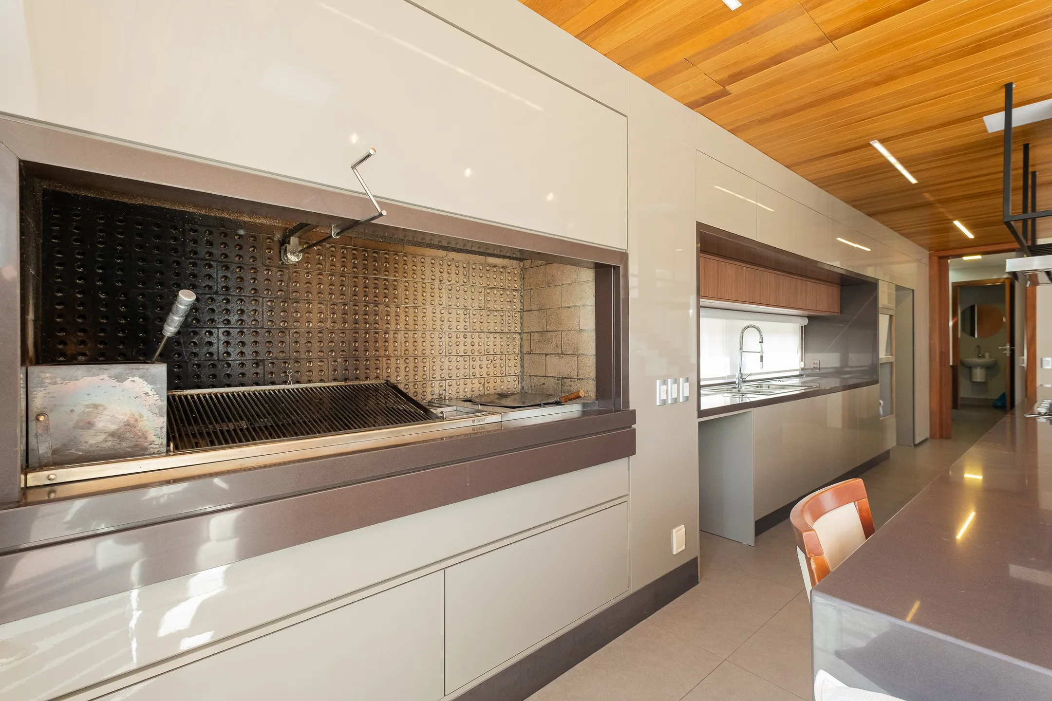 Casa de alto padrão à venda no Veredas, Laranjal - 348 m², 4 suítes, móveis sob medida e espaço gourmet com piscina. - 6