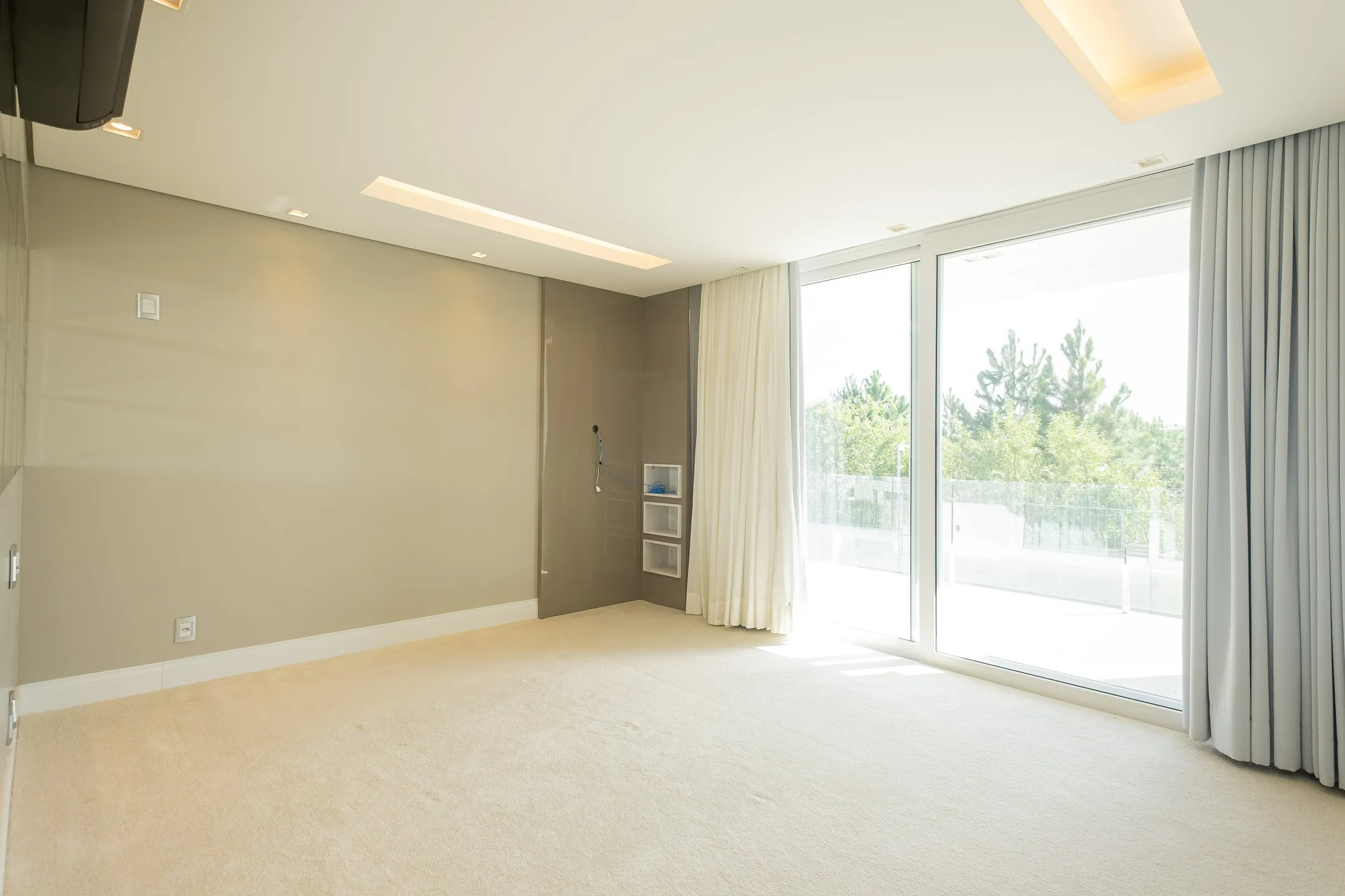 Casa de alto padrão à venda no Veredas, Laranjal - 348 m², 4 suítes, móveis sob medida e espaço gourmet com piscina. - 9