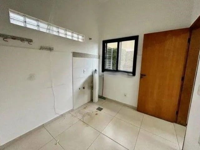 Casa com 465m² 3 quartos e 3 banheiros, para alugar, no bairro Urbanova em São José dos Campos