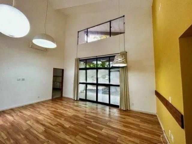 Casa com 465m² 3 quartos e 3 banheiros, para alugar, no bairro Urbanova em São José dos Campos