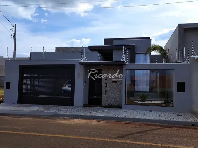 Casa com 275m² 3 quartos e 3 banheiros, à venda, no bairro Jardim Paraná em Arapongas