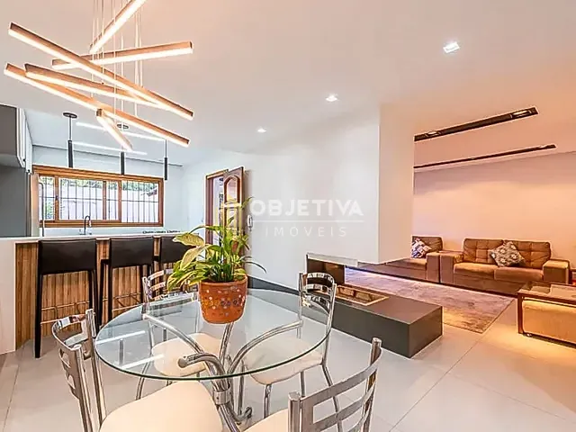 Casa 4 quartos e 4 banheiros, à venda, no bairro Chácara das Pedras em Porto Alegre