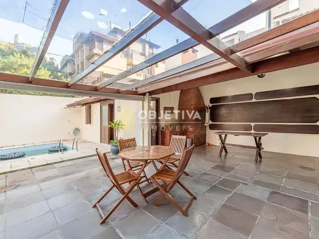 Casa 4 quartos e 4 banheiros, à venda, no bairro Chácara das Pedras em Porto Alegre