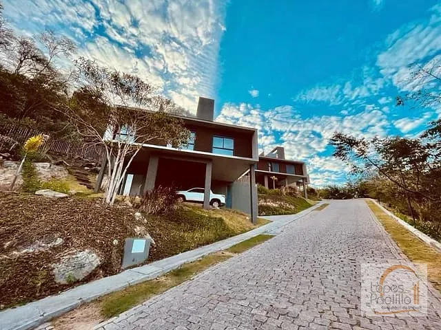 Casa com 400m² 3 quartos e 2 banheiros, à venda, no bairro Itapetinga em Atibaia