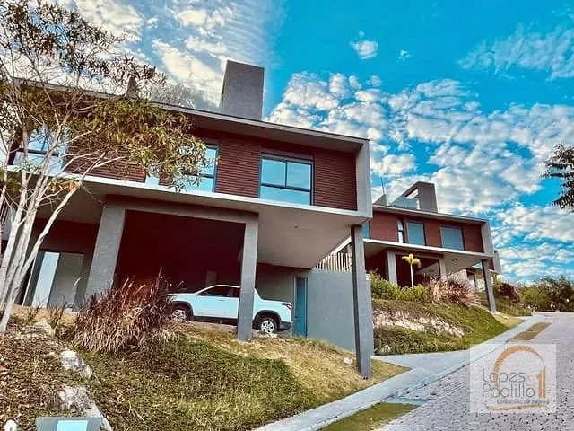 Casa com 400m² 3 quartos e 2 banheiros, à venda, no bairro Itapetinga em Atibaia