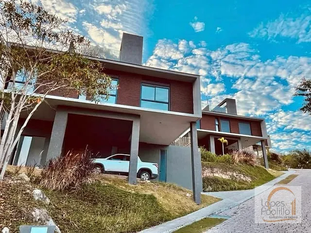 Casa com 400m² 3 quartos e 2 banheiros, à venda, no bairro Itapetinga em Atibaia