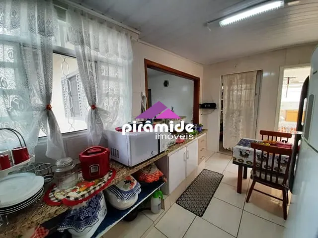 Casa com 250m² 3 quartos e 2 banheiros, à venda, no bairro Jardim das Indústrias em São José dos Campos