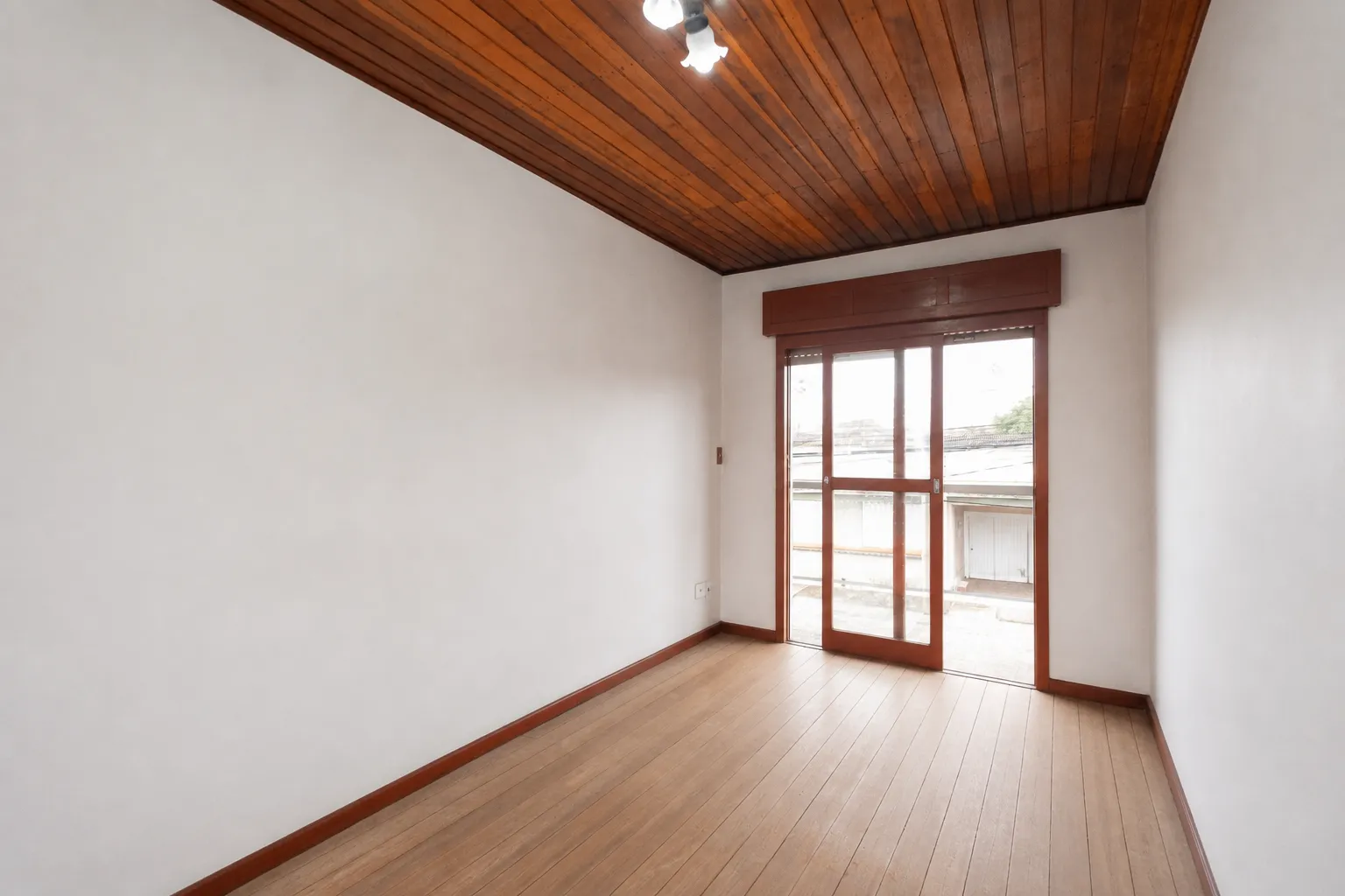 Casa à venda no Fragata, Pelotas - 167 m², 3 quartos, lareira, espaço gourmet com churrasqueira e garagem. - 12