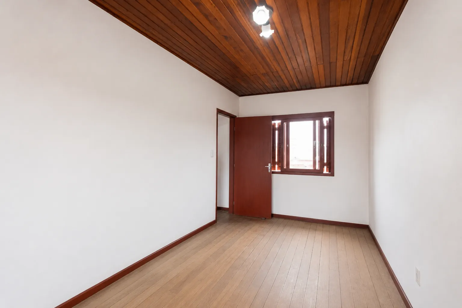 Casa à venda no Fragata, Pelotas - 167 m², 3 quartos, lareira, espaço gourmet com churrasqueira e garagem. - 13
