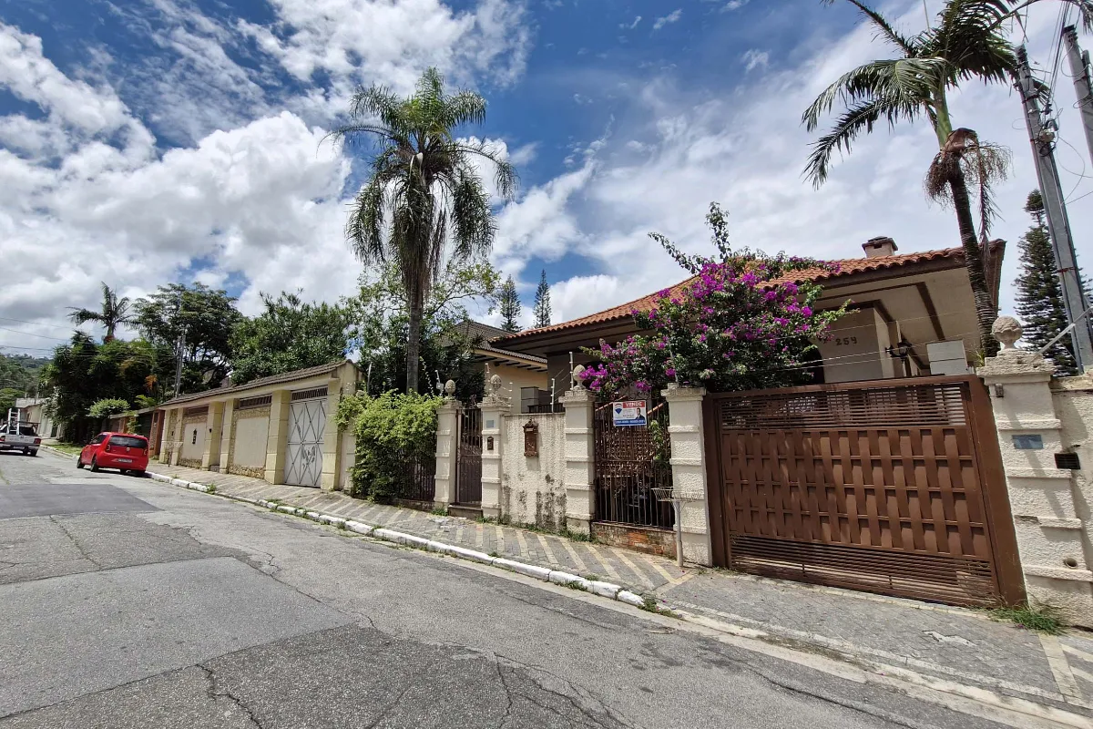 Casa para venda em Tremembé com 4 quartos, sendo 3 suítes, 554m²