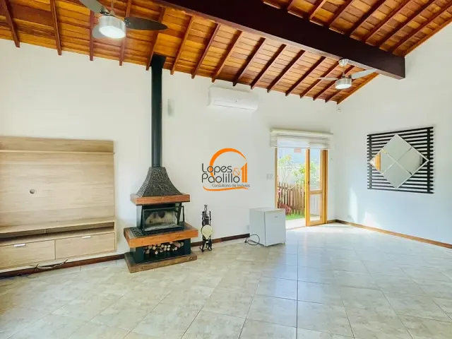 Casa com 278m² 3 quartos e 1 banheiro, para alugar, no bairro Jardim Paulista em Atibaia