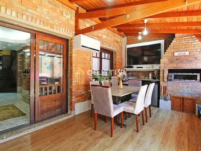 Casa 3 quartos e 3 banheiros, à venda, no bairro Passo da Areia em Porto Alegre