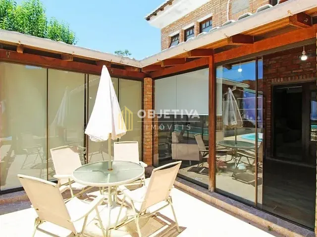 Casa 3 quartos e 3 banheiros, à venda, no bairro Passo da Areia em Porto Alegre