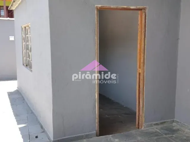 Casa com 200m² 2 quartos e 1 banheiro, à venda, no bairro Travessão em Caraguatatuba