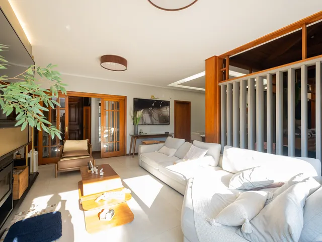 Casa com 728m² 4 quartos e 3 banheiros, à venda, no bairro Centro em Pelotas