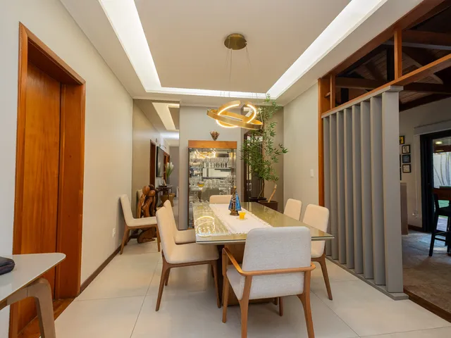 Casa com 728m² 4 quartos e 3 banheiros, à venda, no bairro Centro em Pelotas