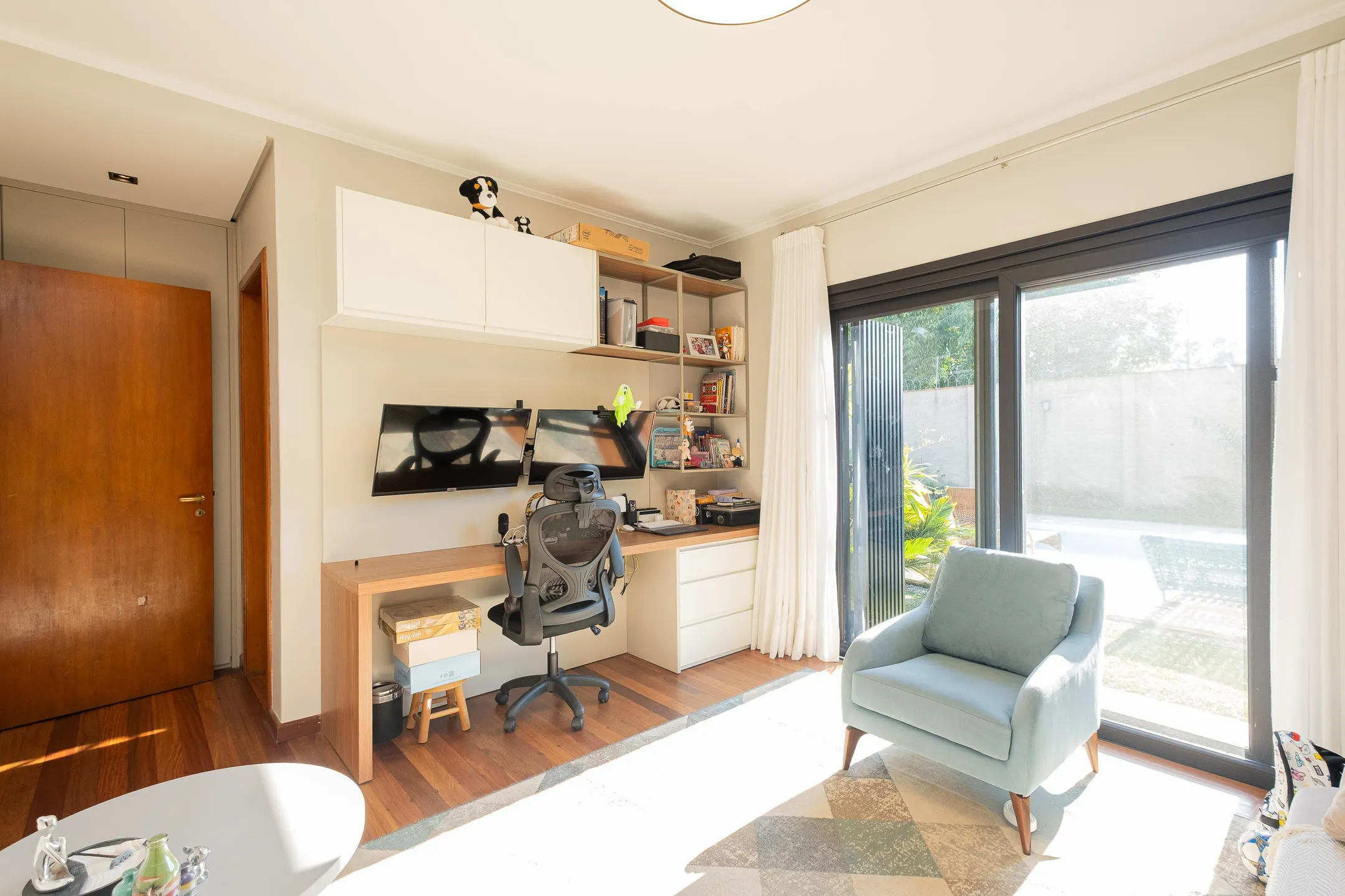 Casa de alto padrão à venda no centro de Pelotas - 314 m², 4 quartos (sendo 2 suítes), espaço gourmet com parrilla, piscina aquecida e localização nobre. - 11