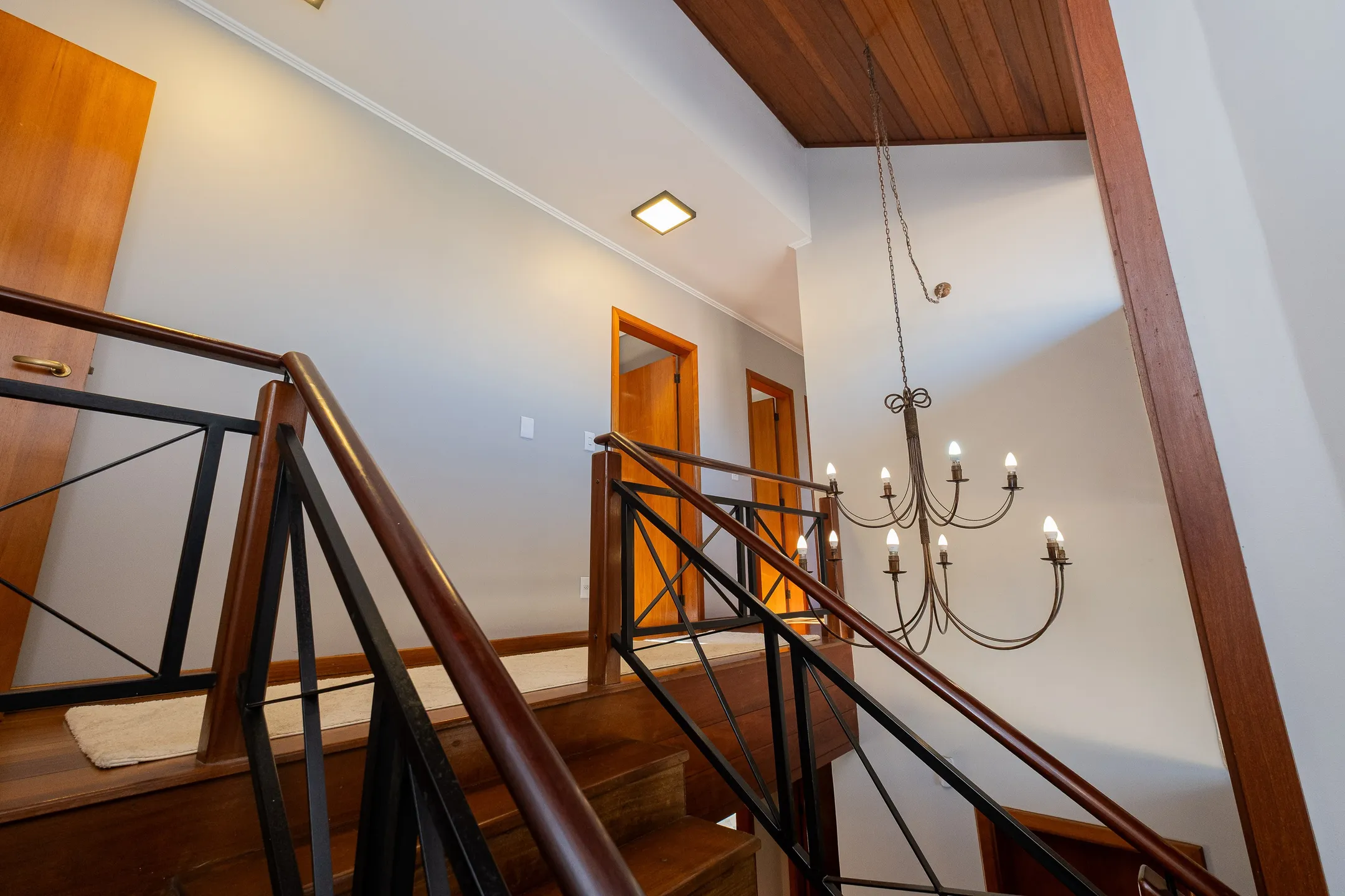Casa de alto padrão à venda no centro de Pelotas - 314 m², 4 quartos (sendo 2 suítes), espaço gourmet com parrilla, piscina aquecida e localização nobre. - 19