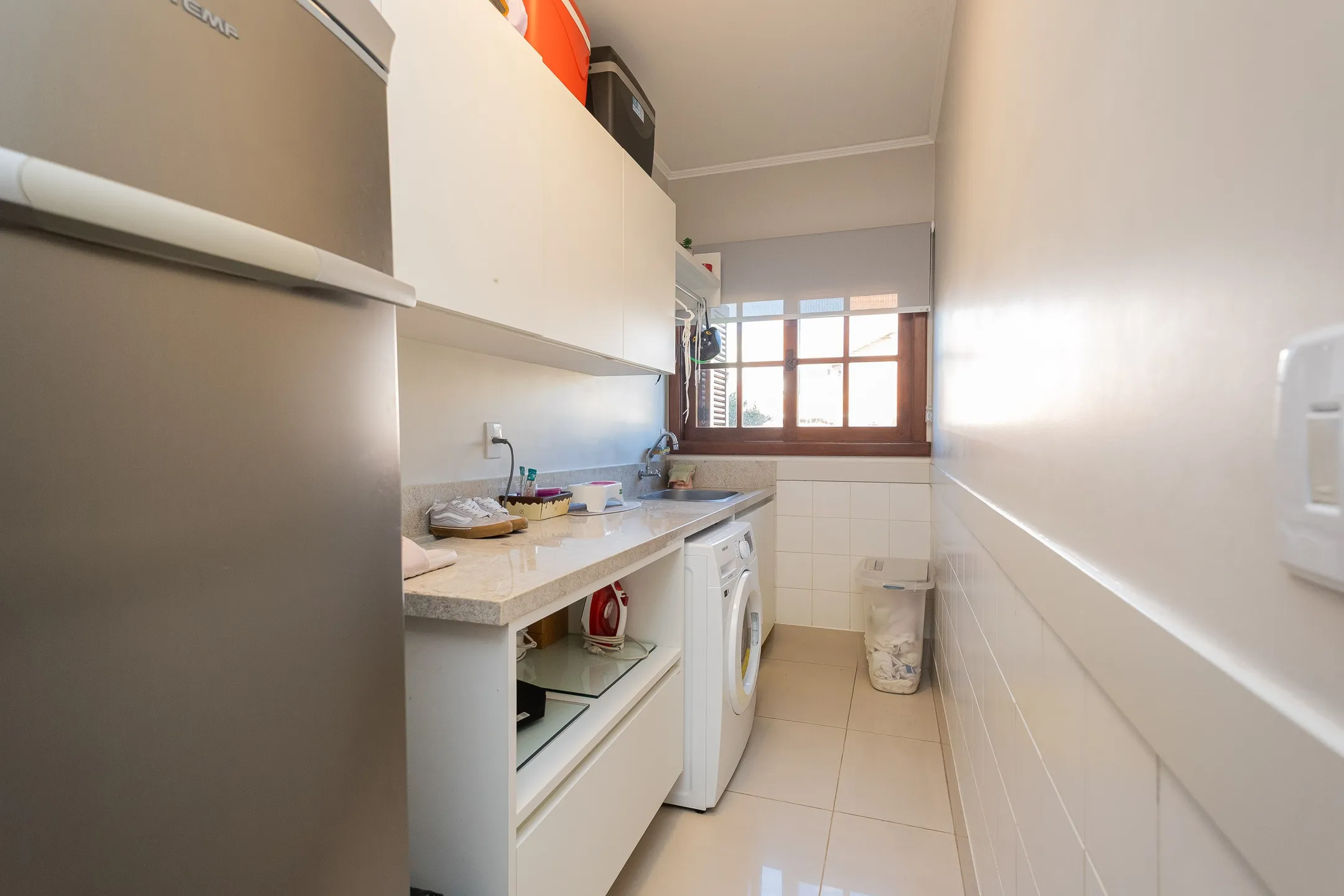Casa de alto padrão à venda no centro de Pelotas - 314 m², 4 quartos (sendo 2 suítes), espaço gourmet com parrilla, piscina aquecida e localização nobre. - 28
