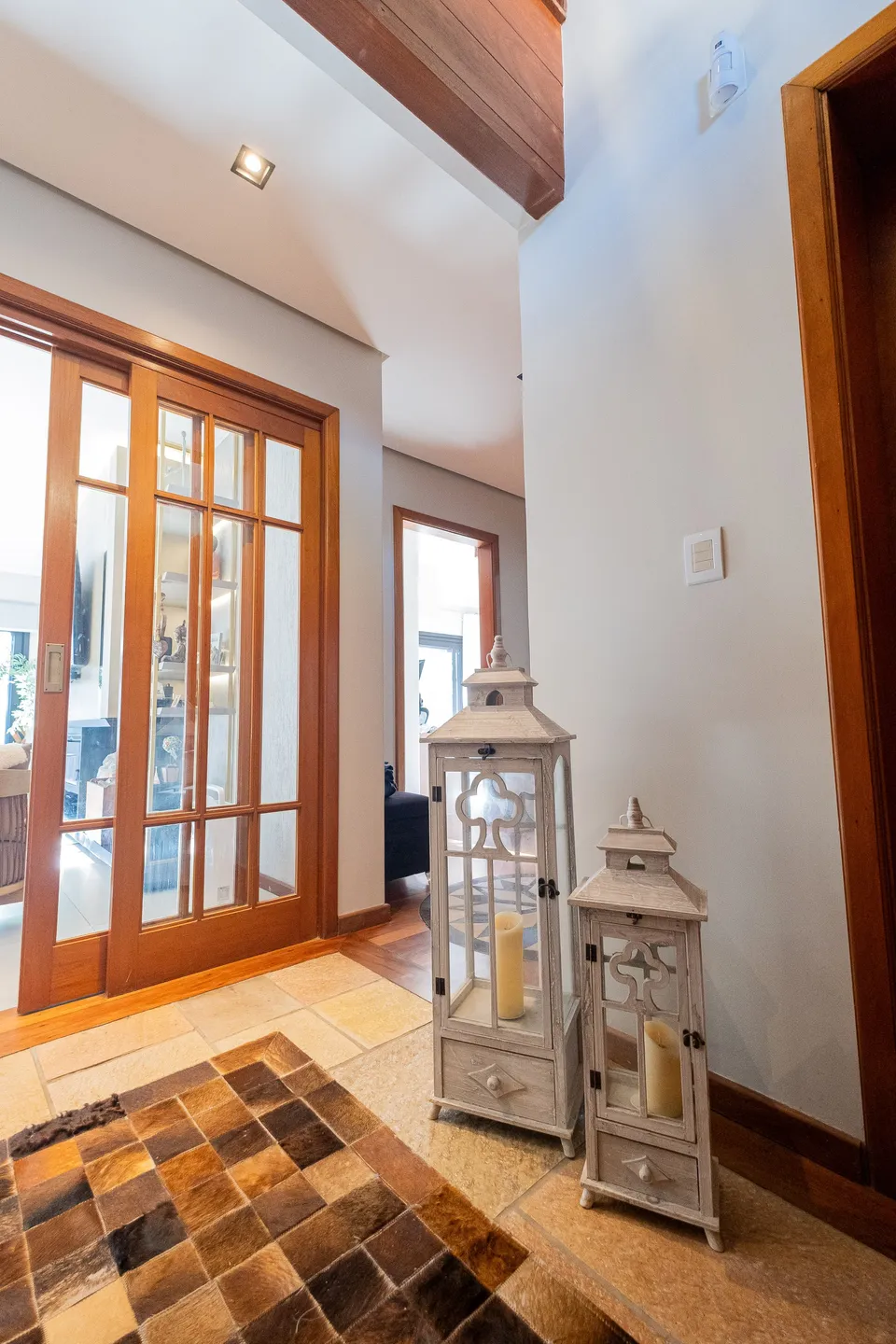 Casa de alto padrão à venda no centro de Pelotas - 314 m², 4 quartos (sendo 2 suítes), espaço gourmet com parrilla, piscina aquecida e localização nobre. - 17