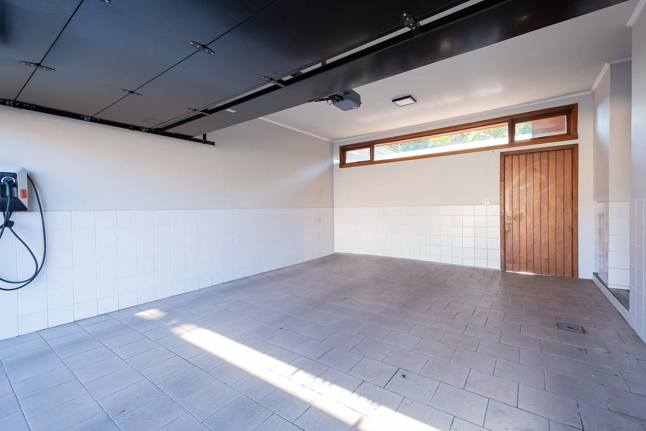 Casa de alto padrão à venda no centro de Pelotas - 314 m², 4 quartos (sendo 2 suítes), espaço gourmet com parrilla, piscina aquecida e localização nobre. - 35
