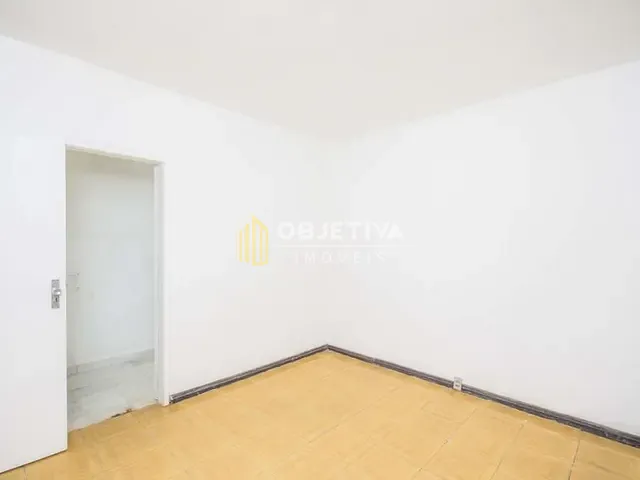 Casa 4 quartos e 2 banheiros, à venda, no bairro Passo da Areia em Porto Alegre