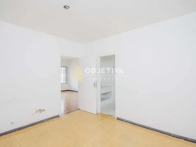 Casa 4 quartos e 2 banheiros, à venda, no bairro Passo da Areia em Porto Alegre