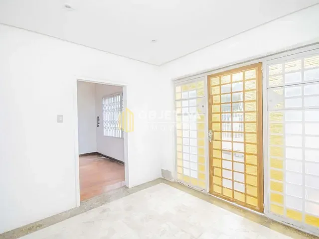Casa 4 quartos e 2 banheiros, à venda, no bairro Passo da Areia em Porto Alegre