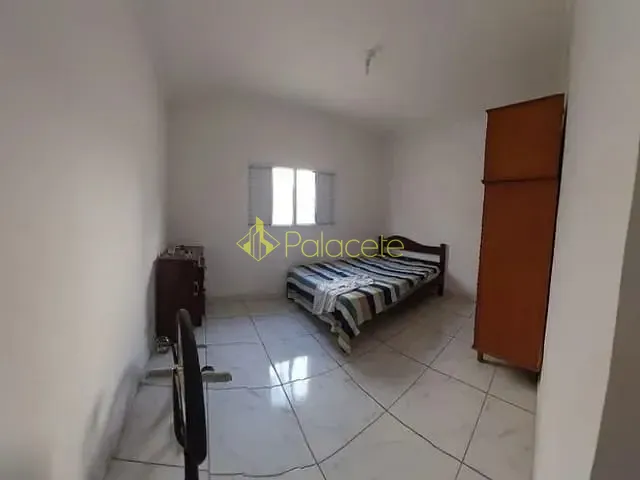 Casa com 250m² 2 quartos e 1 banheiro, à venda, no bairro Jardim Continental II em Taubaté
