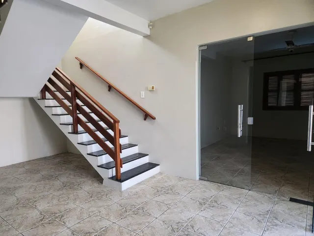 Casa 3 quartos e 3 banheiros, à venda, no bairro Fragata em Pelotas