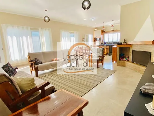 Casa com 320m² 3 quartos e 3 banheiros, à venda, no bairro Jardim dos Pinheiros em Atibaia