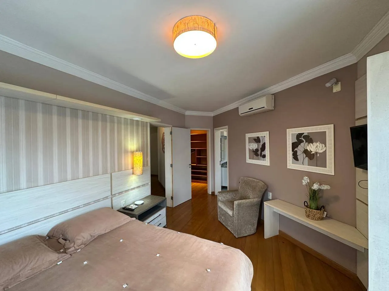 Casa à venda na Zona Norte de Pelotas - 185 m², 3 quartos (sendo 2 suítes), espaço gourmet com piscina e próximo a Dom Joaquim. - 10