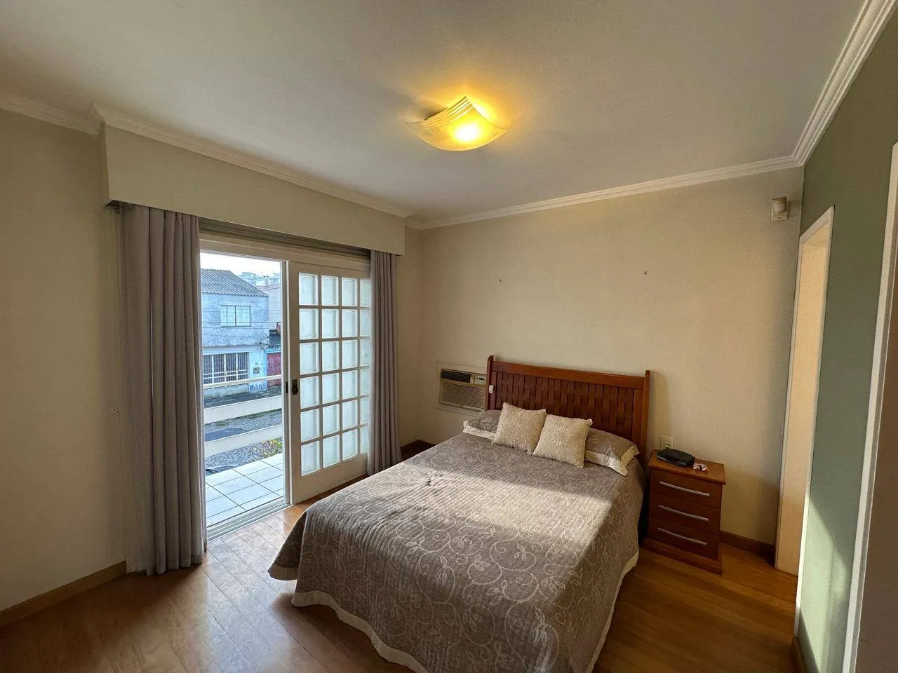 Casa à venda na Zona Norte de Pelotas - 185 m², 3 quartos (sendo 2 suítes), espaço gourmet com piscina e próximo a Dom Joaquim. - 13