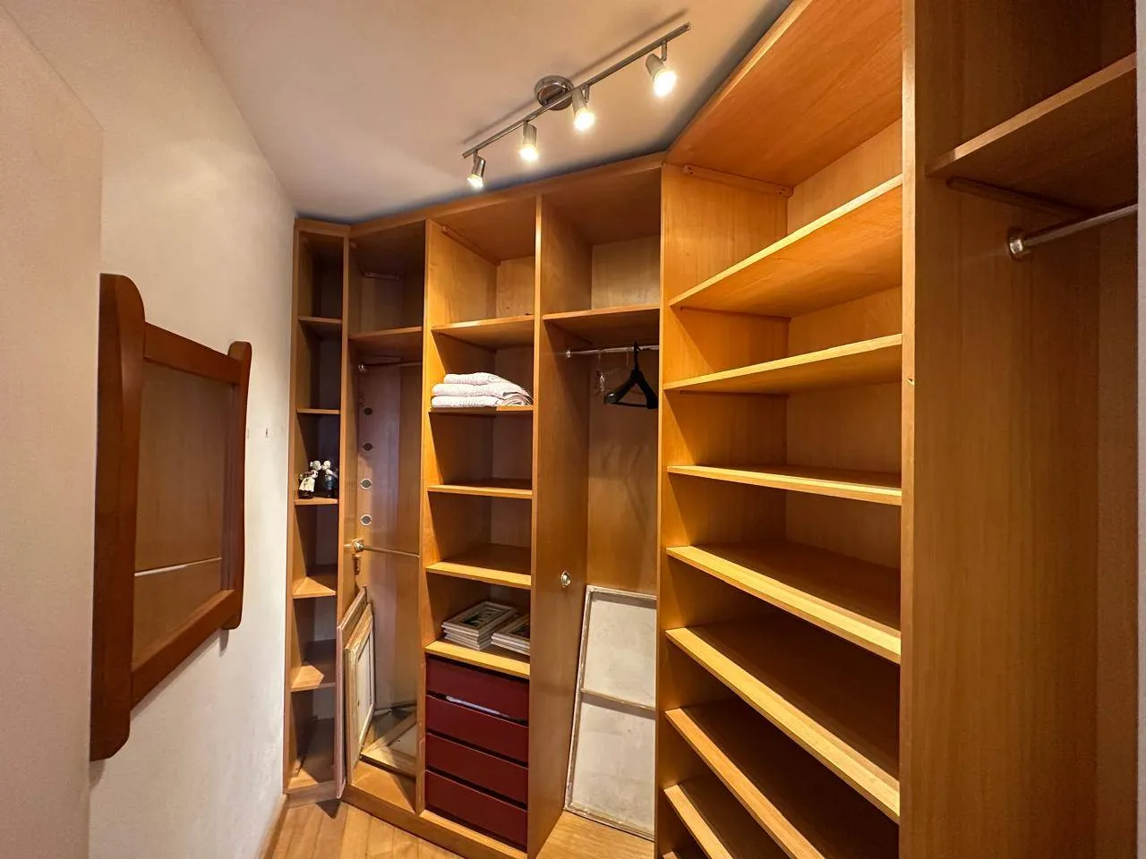 Casa à venda na Zona Norte de Pelotas - 185 m², 3 quartos (sendo 2 suítes), espaço gourmet com piscina e próximo a Dom Joaquim. - 11