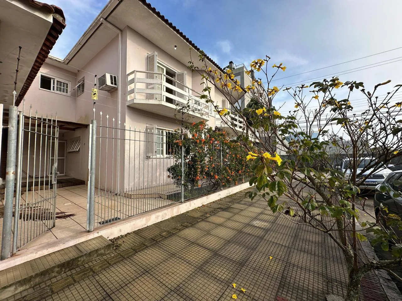 Casa à venda na Zona Norte de Pelotas - 185 m², 3 quartos (sendo 2 suítes), espaço gourmet com piscina e próximo a Dom Joaquim. - 23