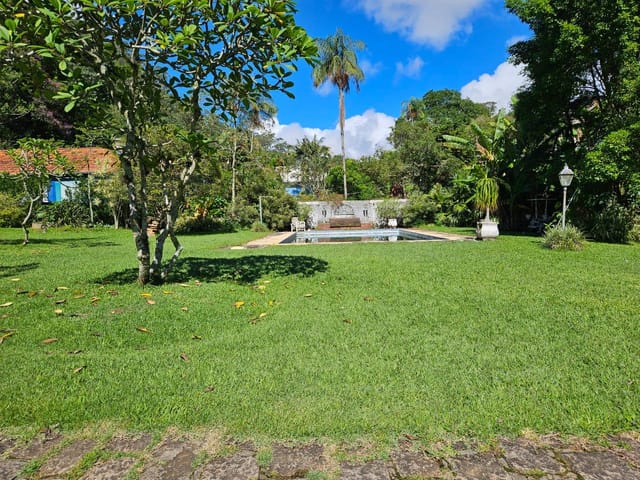 Casa com 2400m² 4 quartos e 4 banheiros, à venda, no bairro Castelanea em Petrópolis