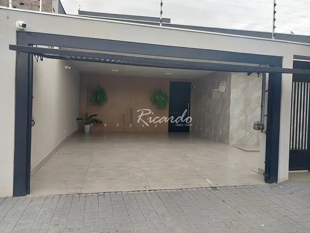 Casa com 310m² 3 quartos e 2 banheiros, à venda, no bairro Jardim Vale das Perobas em Arapongas