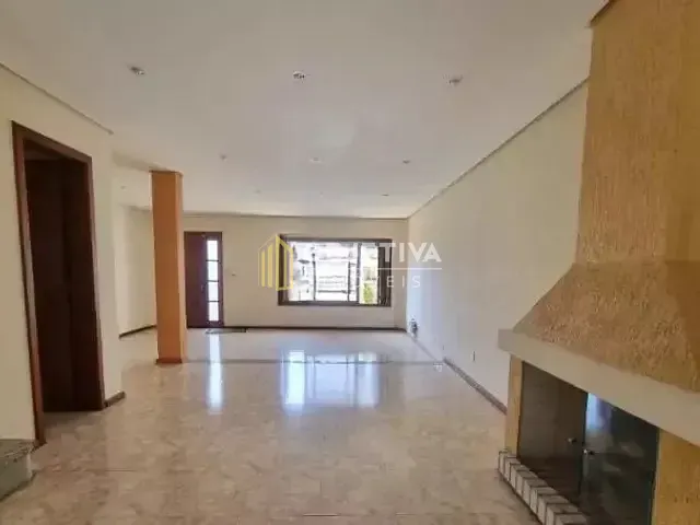 Casa 4 quartos e 4 banheiros, à venda, no bairro Camaquã em Porto Alegre