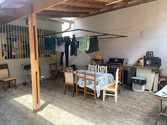 Casa com 250m² 3 quartos e 2 banheiros, à venda, no bairro Vila Eldízia em Santo André