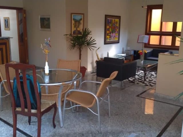 Casa com 250m² 3 quartos e 3 banheiros, à venda, no bairro Jardim Silveira em Barueri