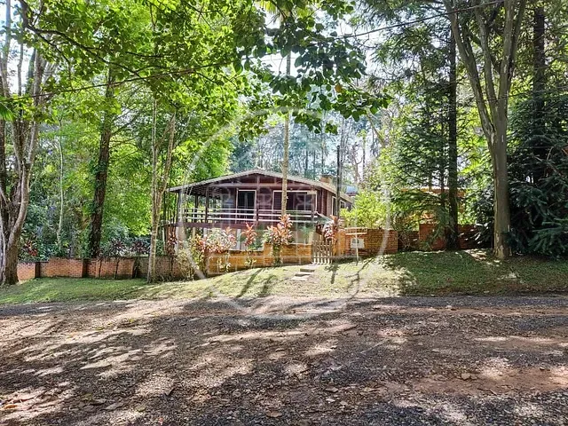 Casa com 1250m² 3 quartos e 3 banheiros, à venda, no bairro Jardim das Palmeiras (Zona Sul) em São Paulo