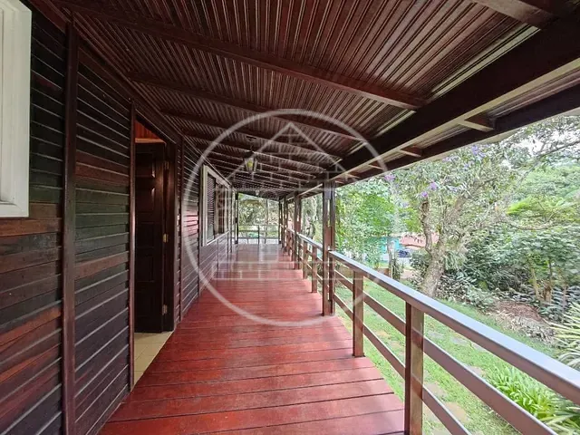 Casa com 1250m² 3 quartos e 3 banheiros, à venda, no bairro Jardim das Palmeiras (Zona Sul) em São Paulo
